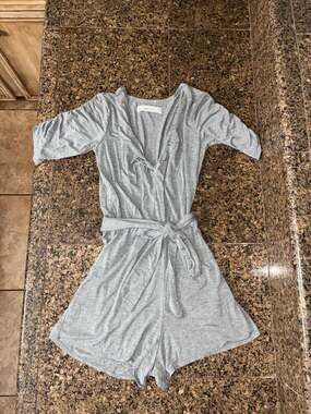 Abercrombie & Fitch Heather Grey Short Sleeve Tie-Waist Romper